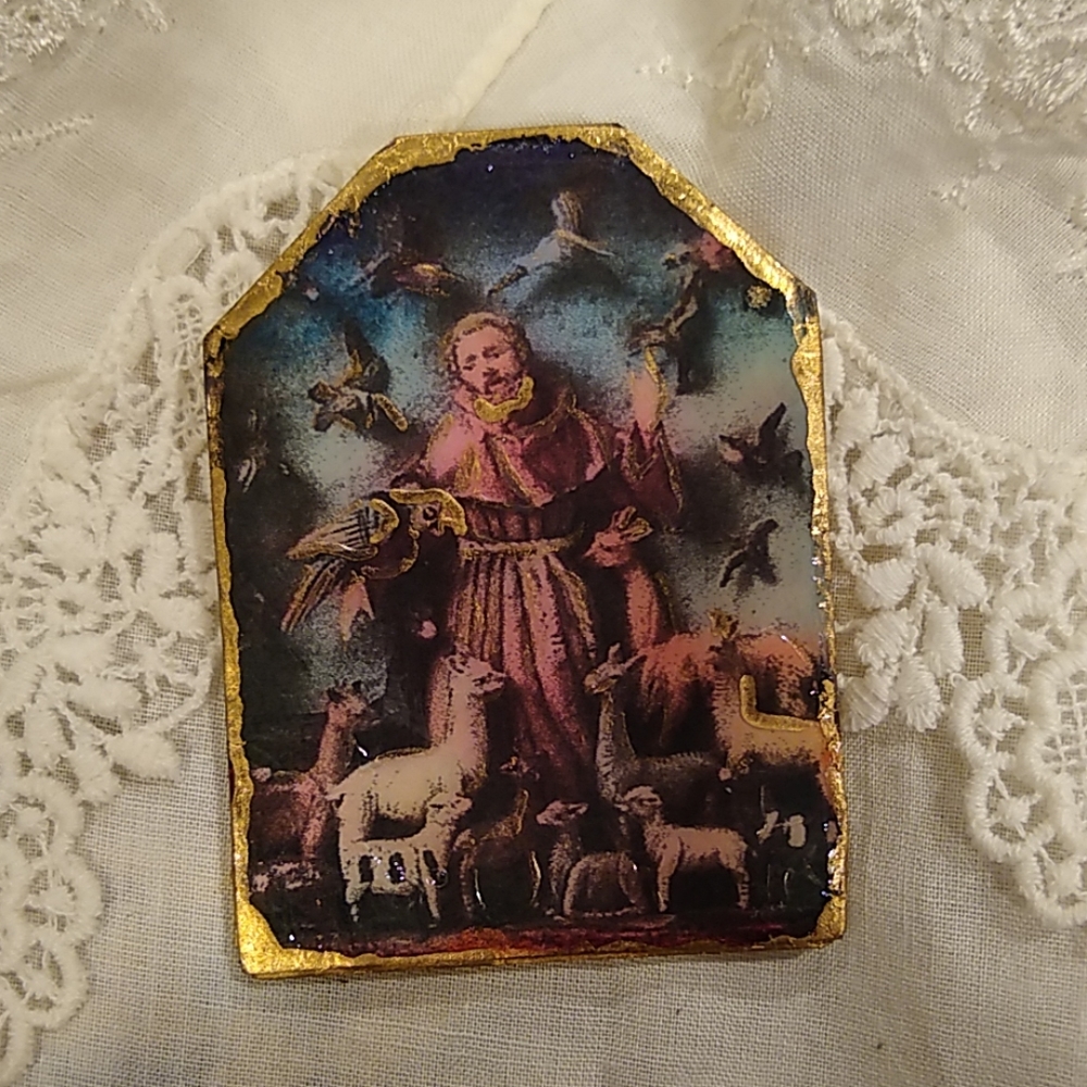 💕🥰 saint Francis artisan brooch